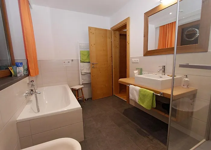 Gaestehaus Steinerhof بيت ضيافة Nikolsdorf